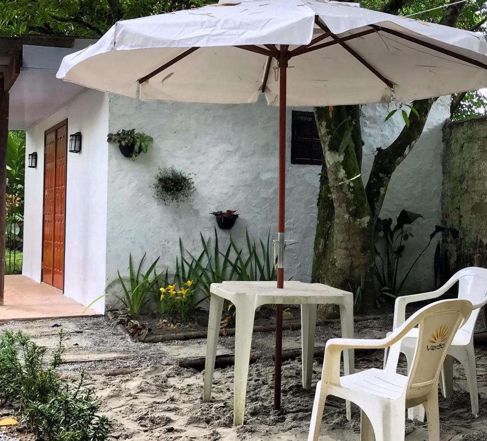 Casa A Beira Do Rio Jaguareguava Na Mata Atlantica Em Bertioga Sp Villa Luaran gambar
