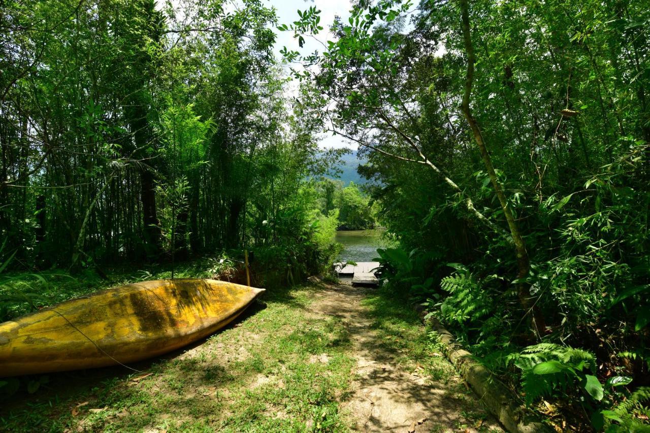 Casa A Beira Do Rio Jaguareguava Na Mata Atlantica Em Bertioga Sp Villa Luaran gambar